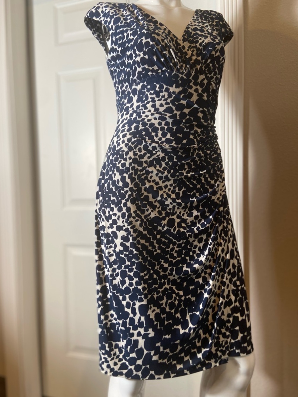 Lauren Ralph Lauren~Abstract Print~Ruched Side w/High Slit Sheath Dress~Size 6